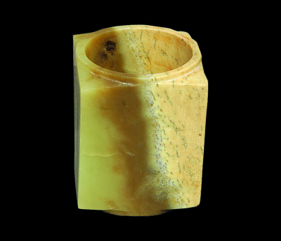 ����������